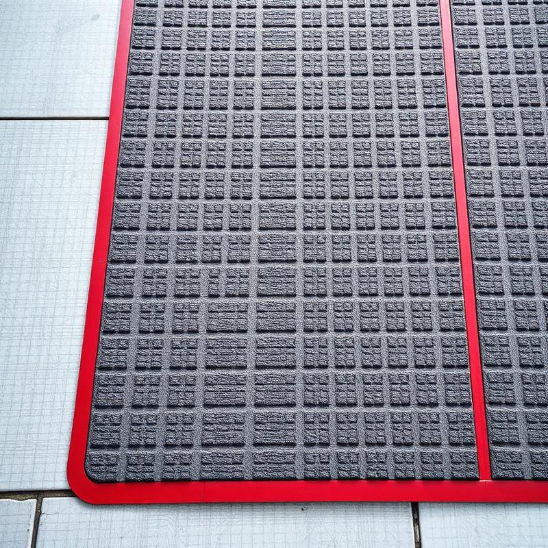 Tappeto tecnico in alluminio con profilo rosso